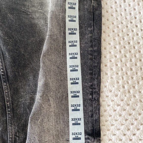 NWT Men’s Old Navy Jeans - Picture 2 of 4